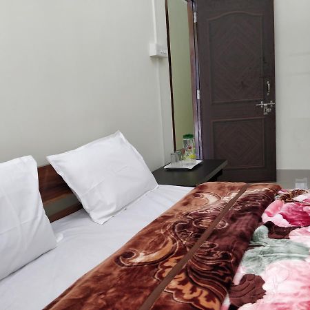 Hotel Pine Leaf Гангток Экстерьер фото