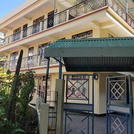 Hotel Pine Leaf Гангток Экстерьер фото