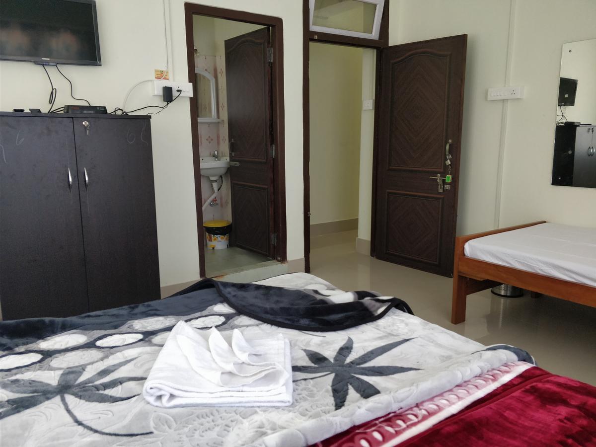 Hotel Pine Leaf Гангток Экстерьер фото