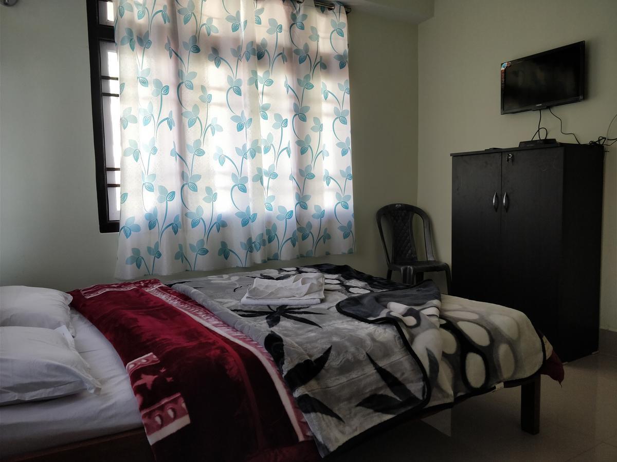 Hotel Pine Leaf Гангток Экстерьер фото