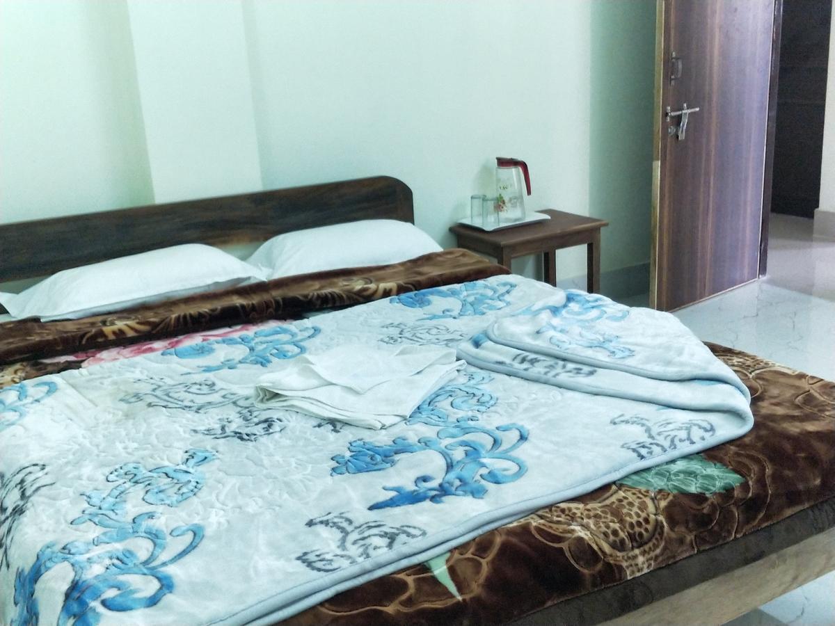Hotel Pine Leaf Гангток Экстерьер фото